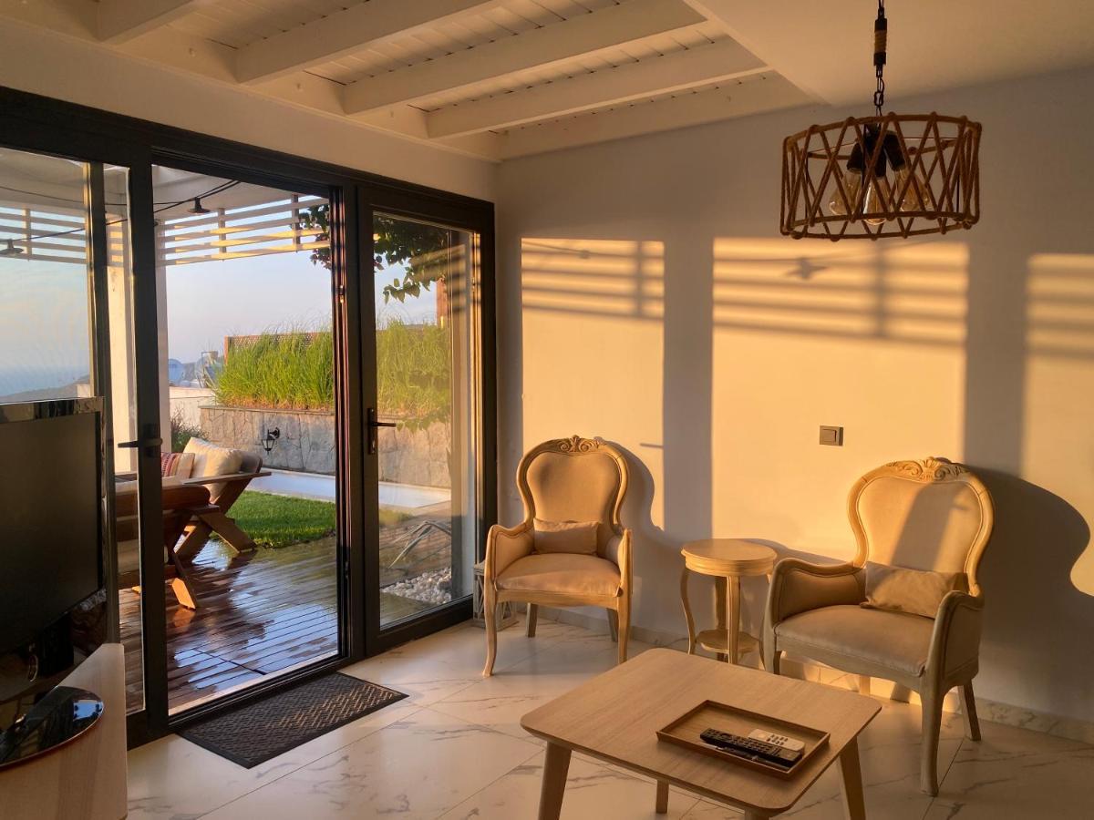 Kiralık Müstakil Havuzlu Lüx *