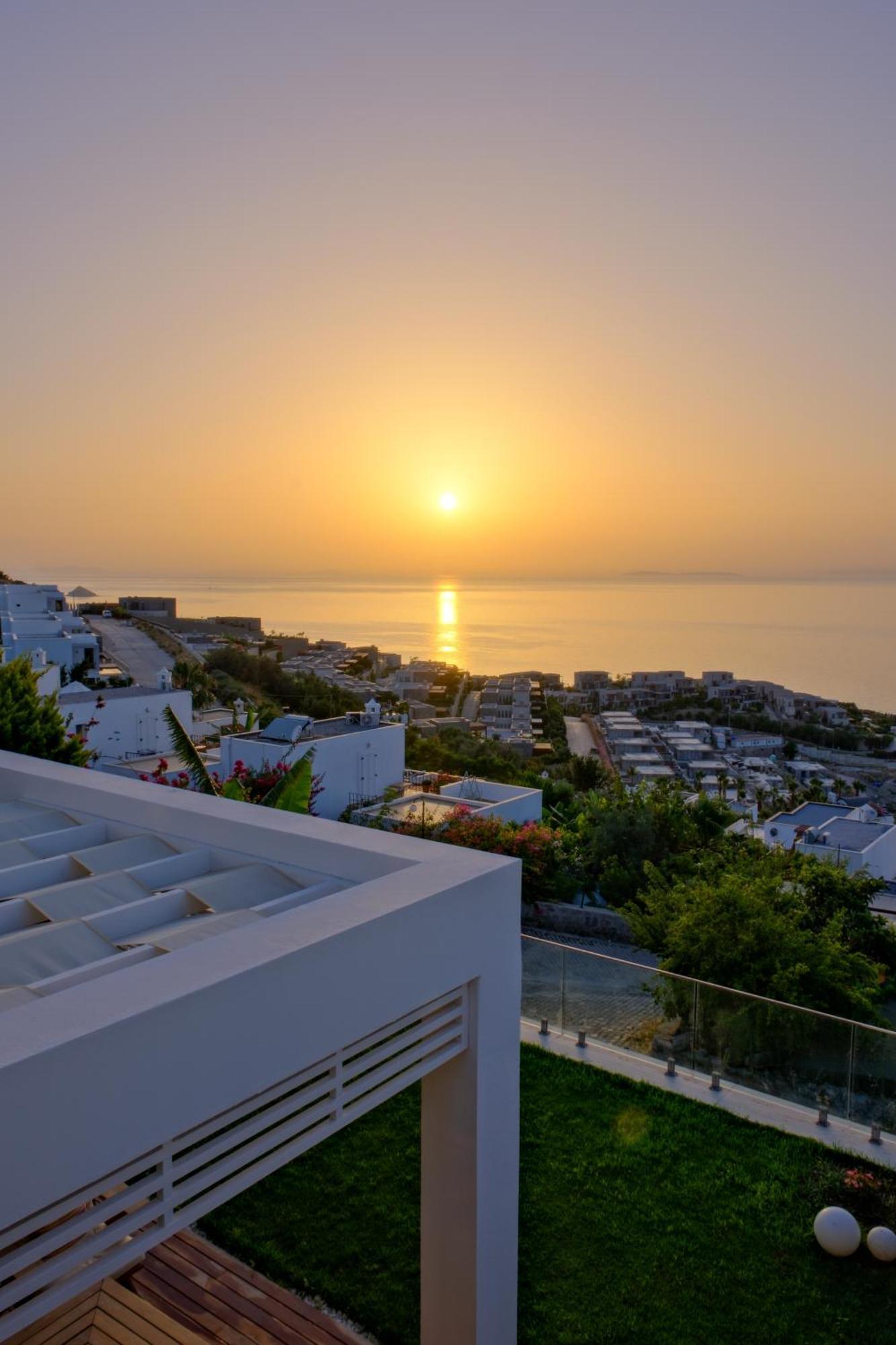 Kiralık Müstakil Havuzlu Lüx Bodrum